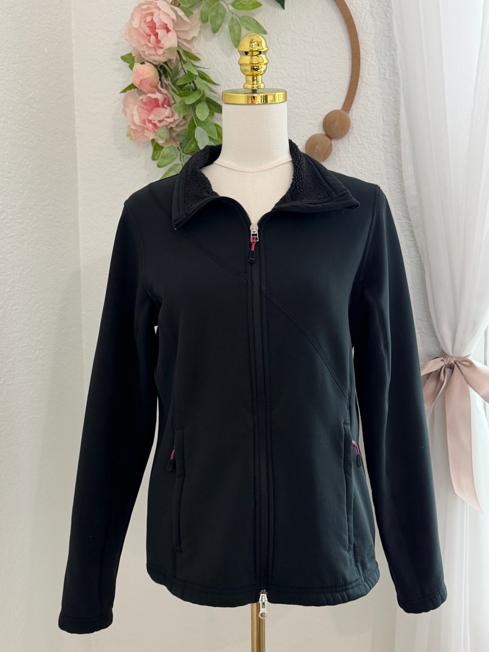 Nike ACG Women’s Black Full Zip Fleece Lined Jacket - Size M - EUC
